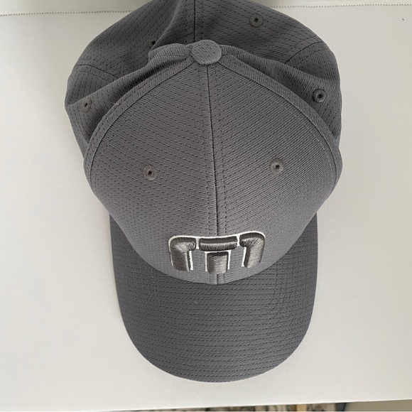 Gently Used Men’s or Teens Travis Matthew L-XL FlexFit Golf Cap Embroidered Name - Picture 3 of 6